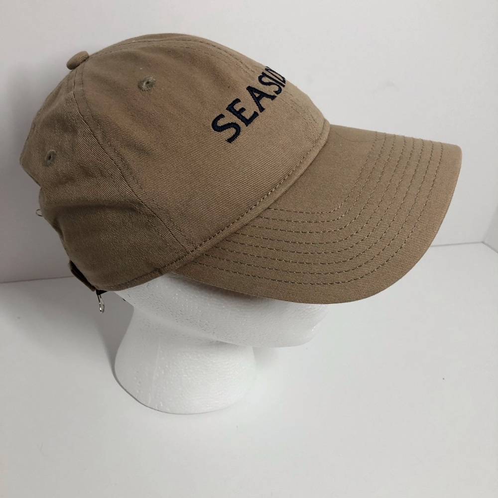 Men’s  seaside baseball cap.